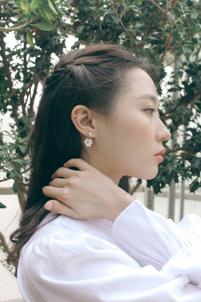 <b><p>Camellia earring A taste sniper Uque Good</p></b><b><p>椿 イヤリング お好み狙撃 ユニークな ポイントサイクル良い 20代の女性 ラブリーな</p></b><br /><br /><p align='center'>