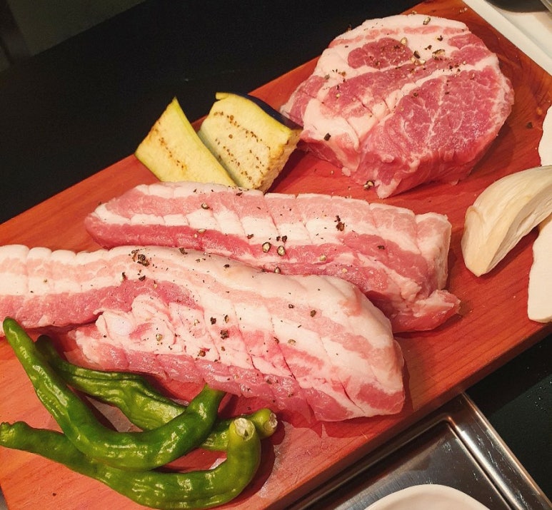 유남주(돼지구이전문점) 이미지